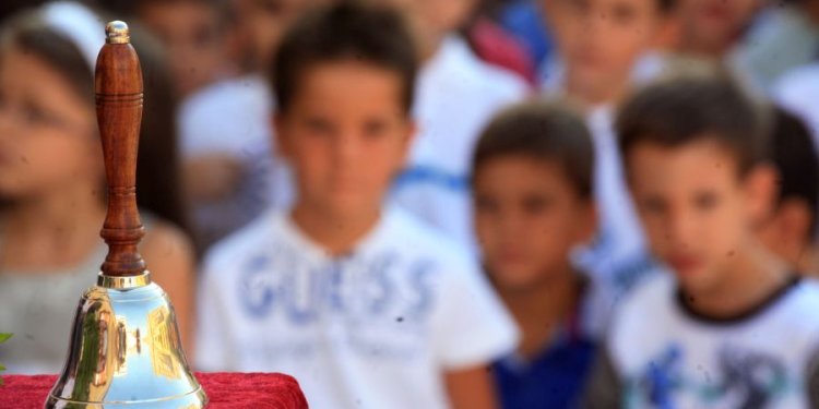 Με προβλήματα χτύπησε το πρώτο κουδούνι