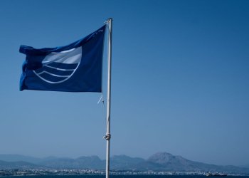 Αφαίρεση του βραβείου «Γαλάζια Σημαία» από 6 ελληνικές ακτές