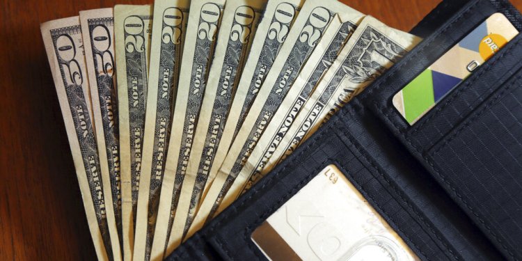 Η Ιαπωνία καταγράφει πλεόνασμα ρεκόρ για τον Ιούλιο σχεδόν 22,4 δισεκατομμυρίων δολαρίων