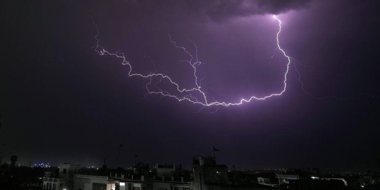 Ινδία: Οκτώ νεκροί από κεραυνό
