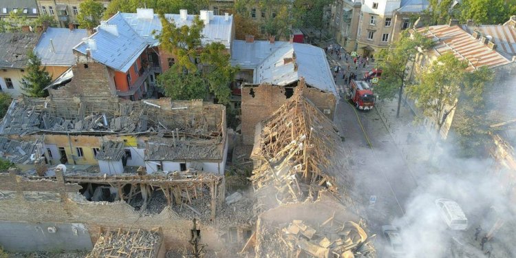 Ουκρανία: Καρατομήσεις στην κυβέρνηση – Ρωσική επίδειξη ισχύος στη Λβιβ, ενώ η Μόσχα προειδοποιεί για αλλαγή πυρηνικού δόγματος Ουκρανία: Καρατομήσεις στην κυβέρνηση – Ρωσική επίδειξη ισχύος στη Λβιβ, ενώ η Μόσχα προειδοποιεί για αλλαγή πυρηνικού δόγματος