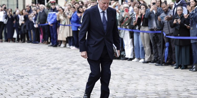 Γαλλία: Χιλιάδες στους δρόμους κατά Μακρόν για τον διορισμό Μπαρνιέ
