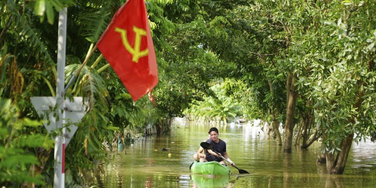 Κίνα: Ο τυφώνας Μπεμπίνκα φθάνει πάνω από το έδαφος στη Σαγκάη, είναι ο ισχυρότερος που πλήττει τη μεγαλούπολη από το 1949