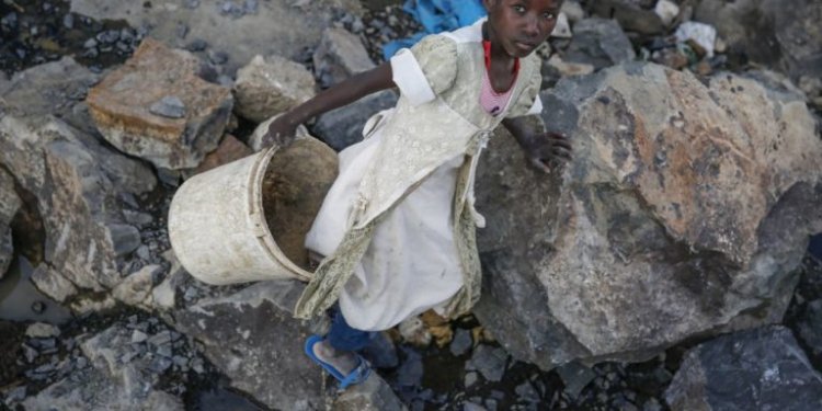 Οι ΗΠΑ καταγγέλλουν ότι ο αριθμός των εκμεταλλευόμενων παιδιών στον κόσμο αυξάνεται στα 160 εκατομμύρια Οι ΗΠΑ καταγγέλλουν ότι ο αριθμός των εκμεταλλευόμενων παιδιών στον κόσμο αυξάνεται στα 160 εκατομμύρια