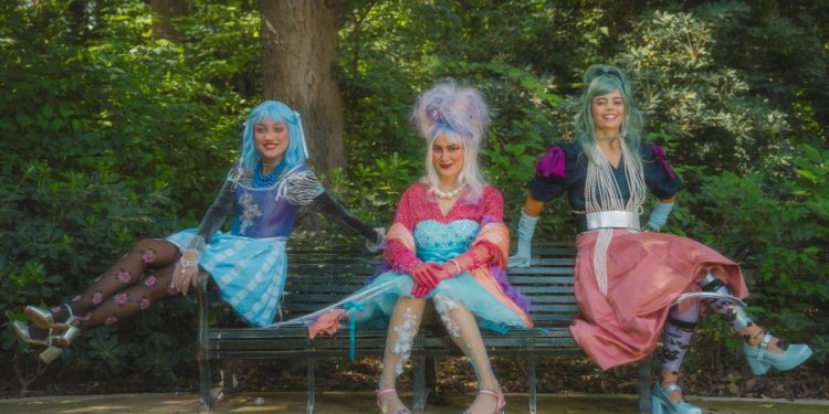 Η μουσική παράσταση «Ποιος βάτραχος;» στην παιδική σκηνή του Θεάτρου Τέχνης Η μουσική παράσταση «Ποιος βάτραχος;» στην παιδική σκηνή του Θεάτρου Τέχνης