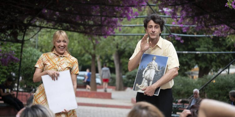 Η θεατρική διαδρομή «Επόμενη Στάση: Κυψέλη» επιστρέφει στη Δημοτική Αγορά Κυψέλης Η θεατρική διαδρομή «Επόμενη Στάση: Κυψέλη» επιστρέφει στη Δημοτική Αγορά Κυψέλης