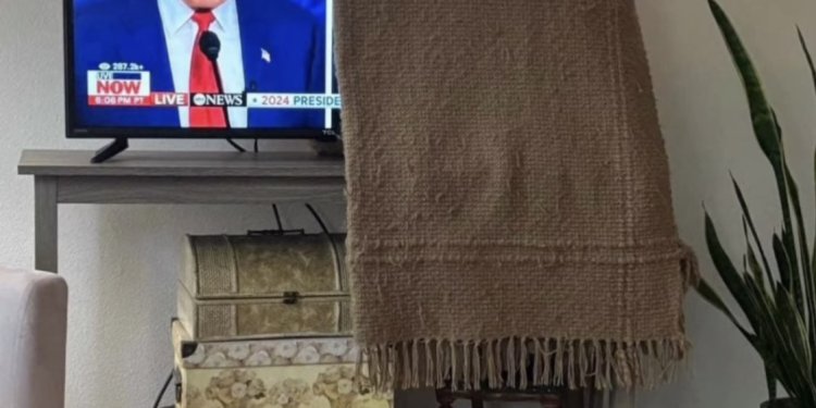 Ο διχασμος των ΗΠΑ σε μια φωτο …. Ο διχασμος των ΗΠΑ σε μια φωτο ….