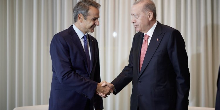 Ψυχρολουσία απο το Reuters: Mητσοτάκης και Ερντογάν συζήτησαν να αρχίσουν συνομιλίες για τις θαλάσσιες ζώνες