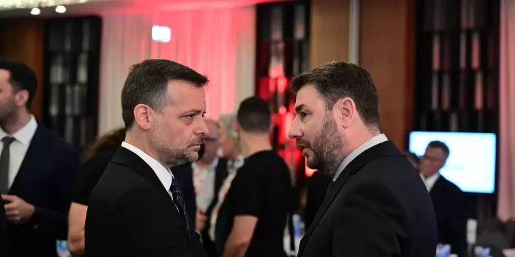 Δημοσκόπηση Opinion Poll: Ντέρμπι Ανδρουλάκη – Δούκα για την προεδρία του ΠΑΣΟΚ, προηγείται ο Κασσελάκης στον ΣΥΡΙΖΑ