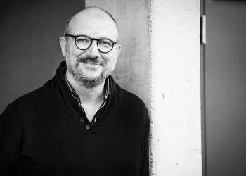 Ο σπουδαίος Ιταλός σκηνοθέτης Antonio Latella σκηνοθετεί τον “Γυάλινο Κόσμο” στο Θέατρο Τέχνης