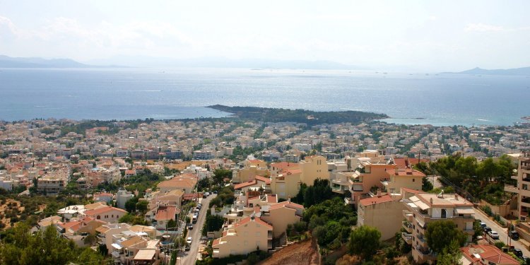 Ακίνητα: Στον πάγο αντικειμενικές, ΦΠΑ και φόρος υπεραξίας