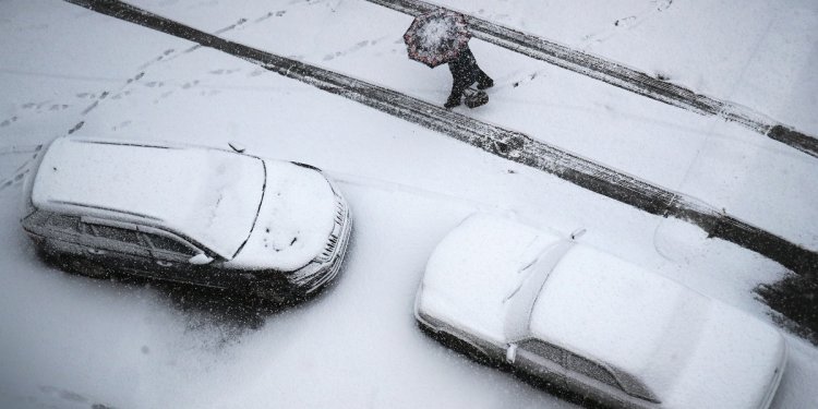Νότια Αφρική: Δρόμοι έκλεισαν από τις σπάνιες και σφοδρές χιονοπτώσεις στη χώρα Νότια Αφρική: Δρόμοι έκλεισαν από τις σπάνιες και σφοδρές χιονοπτώσεις στη χώρα