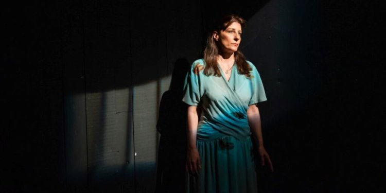 Η «Αρραβωνιαστικιά του Αχιλλέα» της Άλκης Ζέη για 2η χρονιά στο θέατρο «Μεταξουργείο» Η «Αρραβωνιαστικιά του Αχιλλέα» της Άλκης Ζέη για 2η χρονιά στο θέατρο «Μεταξουργείο»