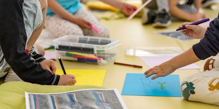 «Συν-δημιουργούμε»: Νέο εικαστικό εργαστήριο στη Δημοτική Αγορά Κυψέλης «Συν-δημιουργούμε»: Νέο εικαστικό εργαστήριο στη Δημοτική Αγορά Κυψέλης