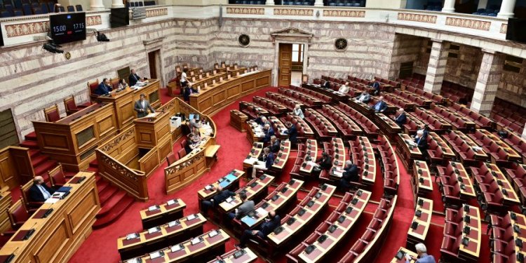 Θα σας δείξουμε την πόρτα εξόδου του Μαξίμου – Ελάτε με φόρα – FANTOMAS.GR