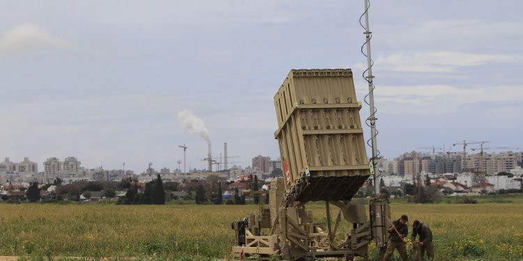 Ισραήλ: Γραμμή άμυνας με τον «Σιδηρούν Θόλο» και το «πολυεπίπεδο» αντιαεροπορικό σύστημα προστασίας Ισραήλ: Γραμμή άμυνας με τον «Σιδηρούν Θόλο» και το «πολυεπίπεδο» αντιαεροπορικό σύστημα προστασίας