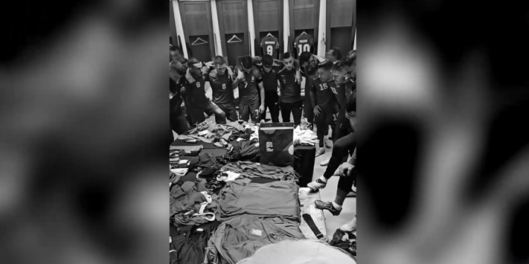 Η ανατριχιαστική ομιλία του αρχηγού της Εθνικής πριν από την έναρξη του αγώνα κόντρα στην Αγγλία – Έγραψαν ιστορία στη μνήμη του Μπάλντοκ Η ανατριχιαστική ομιλία του αρχηγού της Εθνικής πριν από την έναρξη του αγώνα κόντρα στην Αγγλία – Έγραψαν ιστορία στη μνήμη του Μπάλντοκ