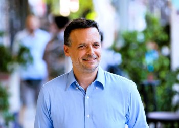 Ο Χάρης Δούκας σώζει την τιμή των κυβερνήσεων του ΠΑΣΟΚ