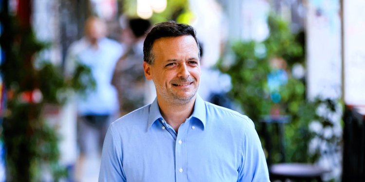 Ο Χάρης Δούκας σώζει την τιμή των κυβερνήσεων του ΠΑΣΟΚ Ο Χάρης Δούκας σώζει την τιμή των κυβερνήσεων του ΠΑΣΟΚ