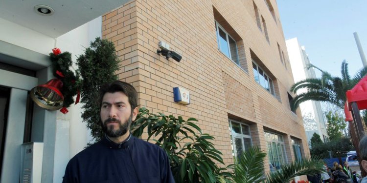 Την ενοχή του πατέρα Αντώνιου για 5 υποθέσεις κακοποίησης ανηλίκων ζήτησε η εισαγγελέας – FANTOMAS.GR
