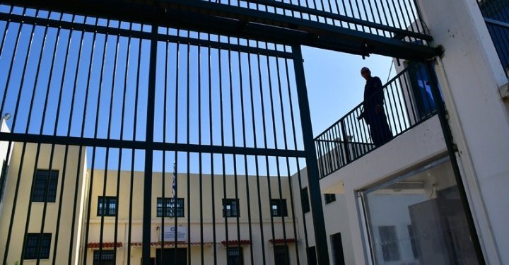 Επιχείρησαν να “περάσουν” ηλεκτρονικό εξοπλισμό στις φυλακές Λάρισας με drone αλλά τους επίασε το αντι-drone σύστημα