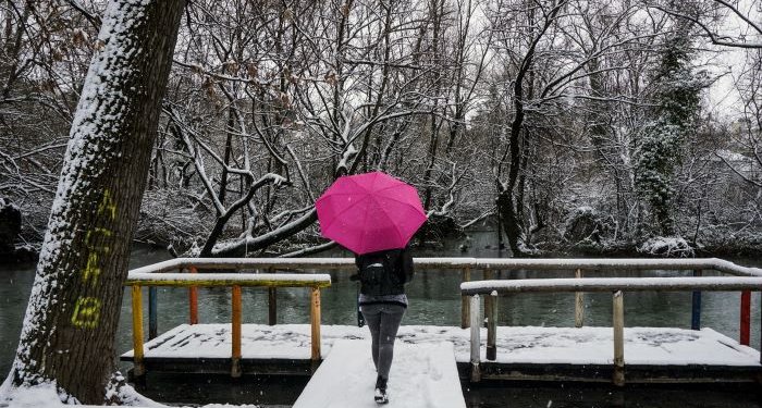 Ξεκινάει σήμερα η «ψυχρή εισβολή» – Χιόνια σε χαμηλά υψόμετρα και ισχυροί βοριάδες