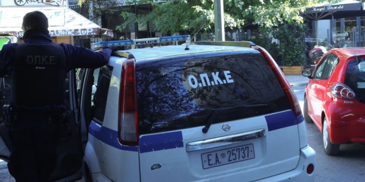Επεισοδιακή καταδίωξη στο κέντρο της Αθήνας – Συνελήφθη ένας Τούρκος – Βρέθηκαν όπλα