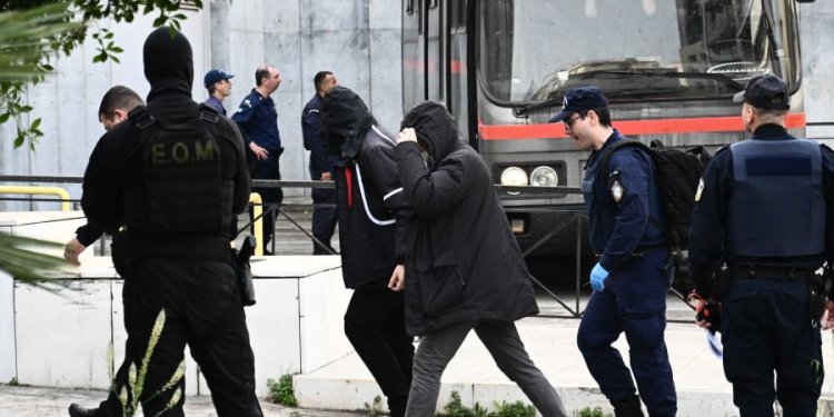 Ένοχοι 11 εκ των 17 κατηγορουμένων για την κακοποίηση της 12χρονης στον Κολωνό