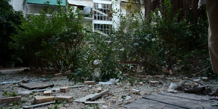 Έκρηξη στους Αμπελόκηπους: Προσωρινά κρατούμενη η 33χρονη πολυτραυματίας