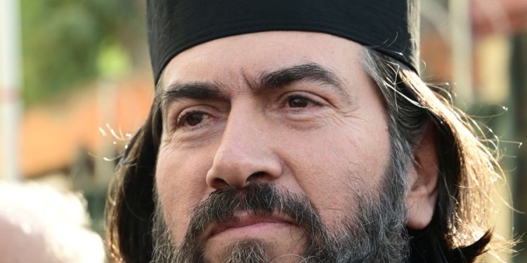 Σε φυλάκιση 51 μηνών καταδικάστηκε ο π. Αντώνιος – Ποινές από 17 έως 40 μήνες σε τέσσερις κατηγορούμενους