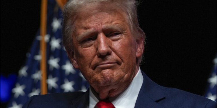 Τραμπ: Αύξηση των δασμών στο 25% σε όλα τα προϊόντα που εισάγονται από το Μεξικό και τον Καναδά Τραμπ: Αύξηση των δασμών στο 25% σε όλα τα προϊόντα που εισάγονται από το Μεξικό και τον Καναδά