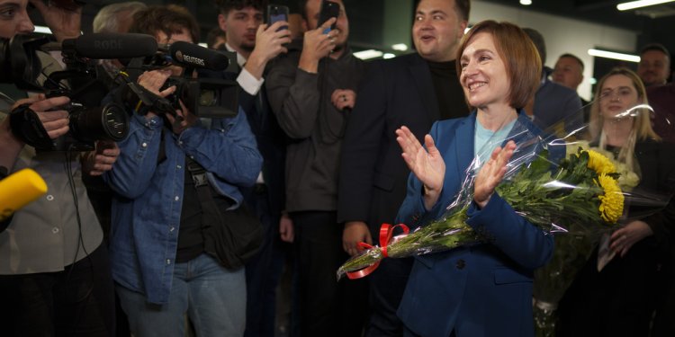 Προεδρικές εκλογές – Μολδαβία: Η Ούρσουλα  φον ντερ Λάιεν και ο Εμανουέλ Μακρόν χαιρετίζουν τη νίκη της προέδρου Σάντου