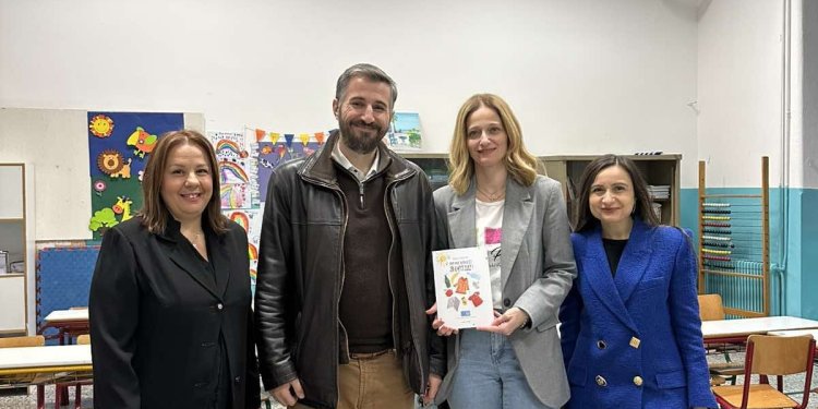 Δήμος Αθηναίων: Το παραμύθι του Λάζαρου Καραουλη «ΜΗ με κάνεις σκουπίδι!» στα σχολεία της Αθήνας Δήμος Αθηναίων: Το παραμύθι του Λάζαρου Καραουλη «ΜΗ με κάνεις σκουπίδι!» στα σχολεία της Αθήνας