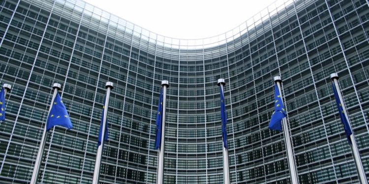 ΕΕ: Για πρώτη φορά χρηματοδοτούνται έργα άμυνας από τον Ενωσιακό προϋπολογισμό