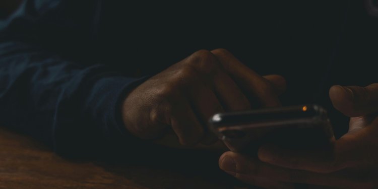 ΗΠΑ: Το FBI και το Υπ. Δικαιοσύνης ερευνούν τη μαζική αποστολή ρατσιστικών μηνυμάτων, ακόμα και σε παιδιά, την επομένη των εκλογών
