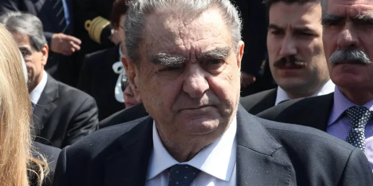 Ιστορικό σχόλιο του Βαρδή Βαρδινογιάννη για την απόπειρα δολοφονίας του από την 17Ν: «Σούταρε πέναλτι ο Σαραβάκος και βρήκε το δοκάρι»