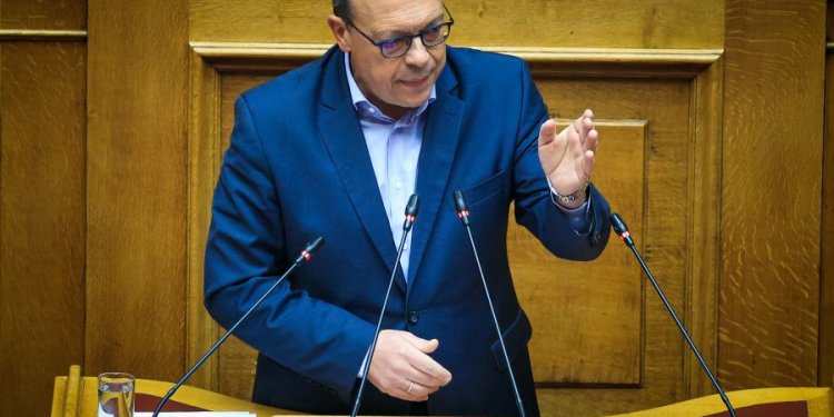 Είστε κυβέρνηση φτωχών εργαζόμενων και πλούσιων καρτέλ – FANTOMAS.GR