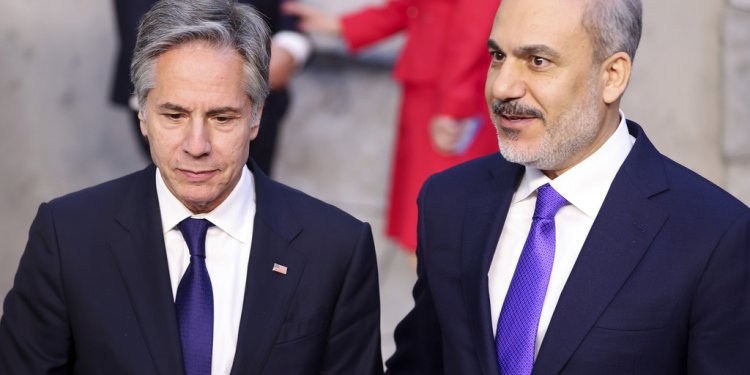 Επικοινωνία Φιντάν – Μπλίνκεν: Στο επίκεντρο οι εξελίξεις στη Συρία