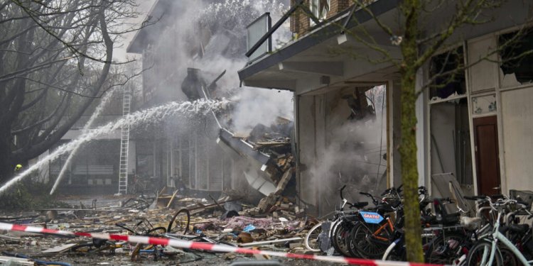 Κατάρρευση πολυκατοικίας στη Χάγη: Οι αρχές της Ολλανδίας υποπτεύονται εγκληματική ενέργεια