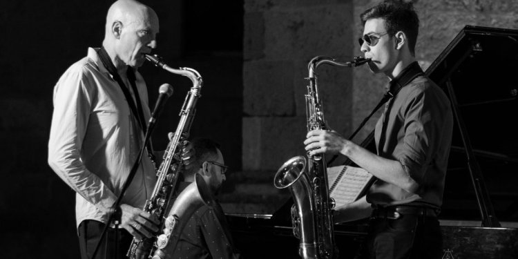 Jazz στο Μουσείο Γουλανδρή με τους Δημήτρη και Νέστορα Βασιλάκη Jazz στο Μουσείο Γουλανδρή με τους Δημήτρη και Νέστορα Βασιλάκη