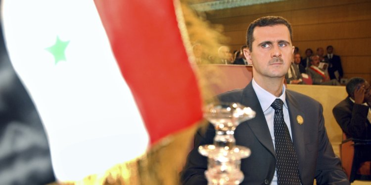 Συρία: Πρόθυμος να συνεργαστεί με τη νέα «ηγεσία» δηλώνει ο πρωθυπουργός – Διέφυγε ο Ασάντ