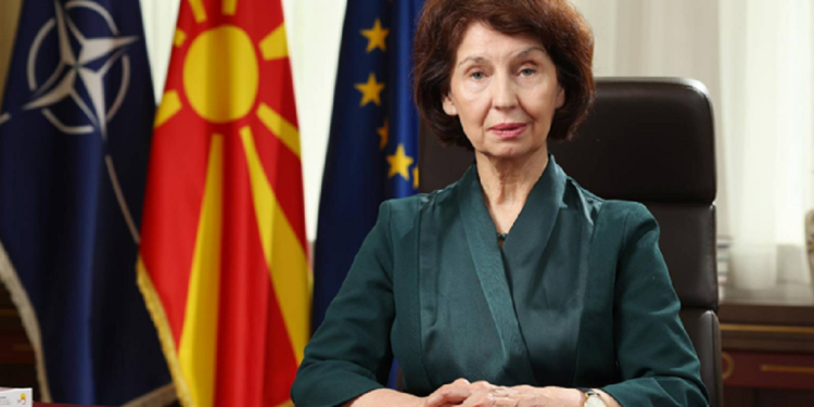 Βόρεια Μακεδονία: Η πρόεδρος δεν παρέστη στα θυρανοίξια της Παναγίας των Παρισίων λόγω βλάβης στο κυβερνητικό αεροσκάφος