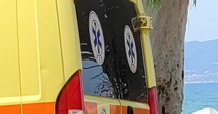 Το μετέφερε η γιαγιά του στο κέντρο υγείας χωρίς τις αισθήσεις του