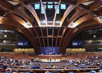 Το έλλειμμα της ευρωπαϊκής πολιτικής ηγεσίας οδηγεί την ήπειρο στην αποσύνθεση