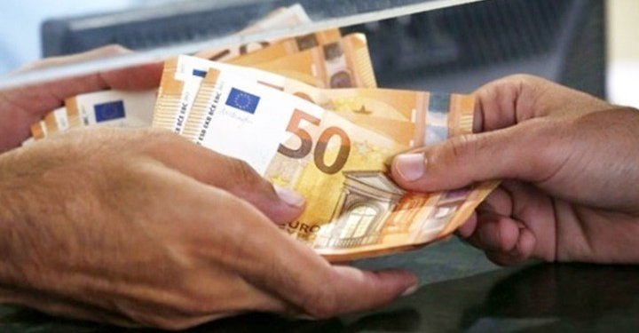 Περισσότερα από 1,1 δις ευρώ σε 1.744.605 δικαιούχους, θα καταβάλουν ΕΦΚΑ και ΔΥΠΑ Περισσότερα από 1,1 δις ευρώ σε 1.744.605 δικαιούχους, θα καταβάλουν ΕΦΚΑ και ΔΥΠΑ