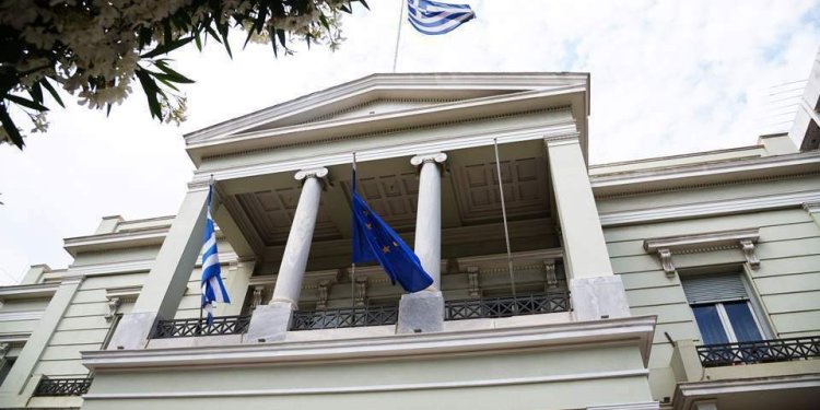 Η Ελλάδα χαιρετίζει την πτώση του καθεστώτος Άσαντ – Ανάγκη για ομαλή μετάβαση εξουσίας – FANTOMAS.GR