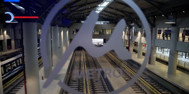 Για τεχνικούς λόγους, η λειτουργία του Μετρό Θεσσαλονίκης έχει ανασταλεί προσωρινά σε ολόκληρο το μήκος της γραμμής και δεν πραγματοποιούνται δρομολόγια, σύμφωνα με ανακοίνωση της εταιρείας THEMA.