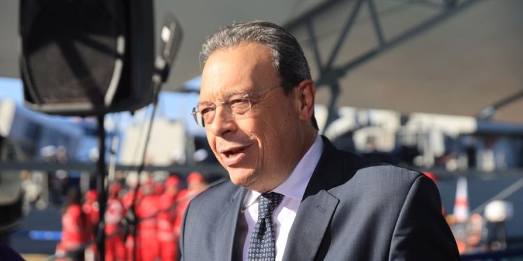Σ. Φάμελλος: Περισσότερο φως σε όλο τον κόσμο