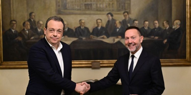 Οι πολίτες πληρώνουν τα ελλείματα του τραπεζικού τομέα – FANTOMAS.GR