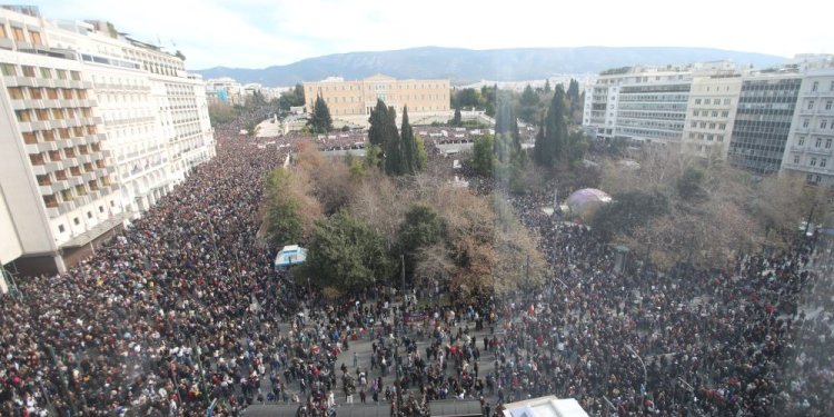 Εισαγγελική έρευνα για τις αναρτήσεις που προτρέπουν σε βιαιοπραγίες την 28η Φεβρουαρίου – FANTOMAS.GR